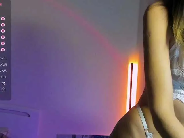 Live sex webcam photo for andrea-tasty #291624957