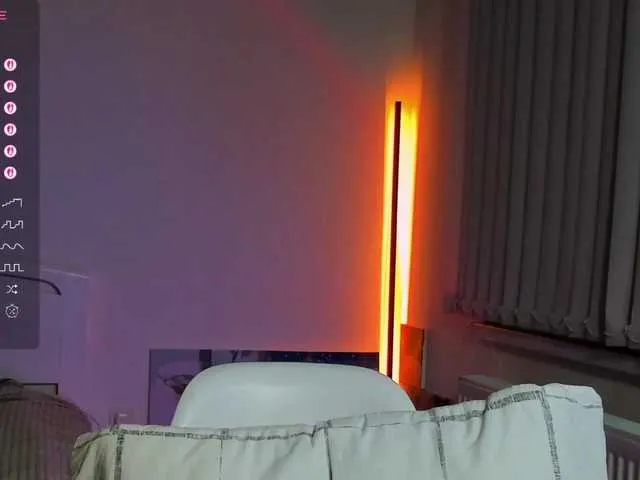 Live sex webcam photo for andrea-tasty #291626675