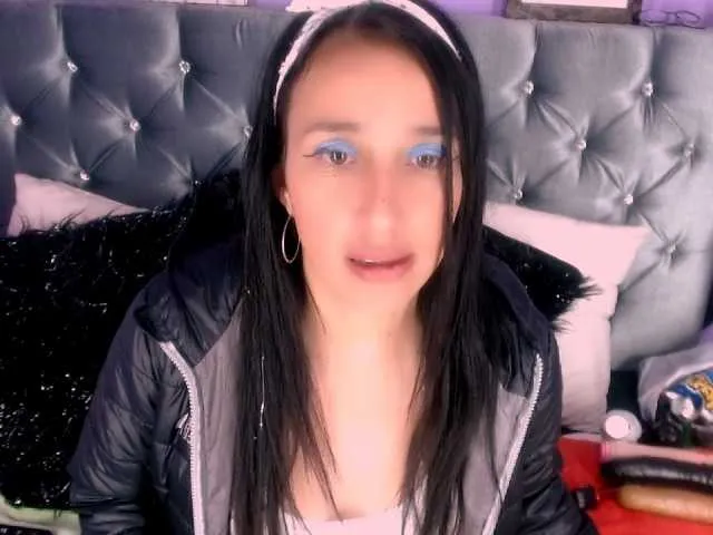 Live sex webcam photo for andreagomez26 #273524208