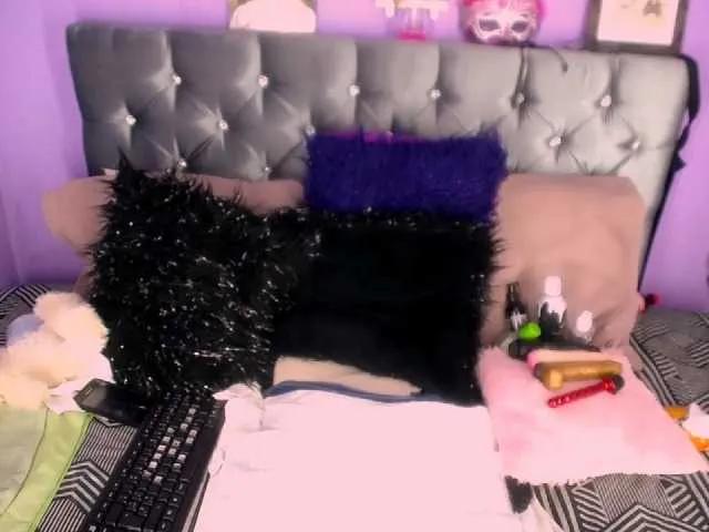 Live sex webcam photo for andreagomez26 #273772988