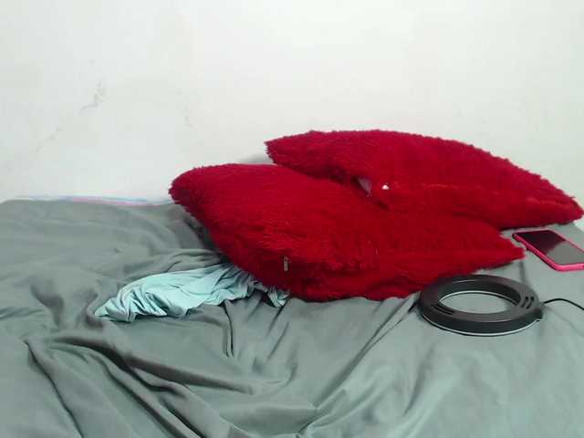 Live sex webcam photo for andreapink87 #272057278