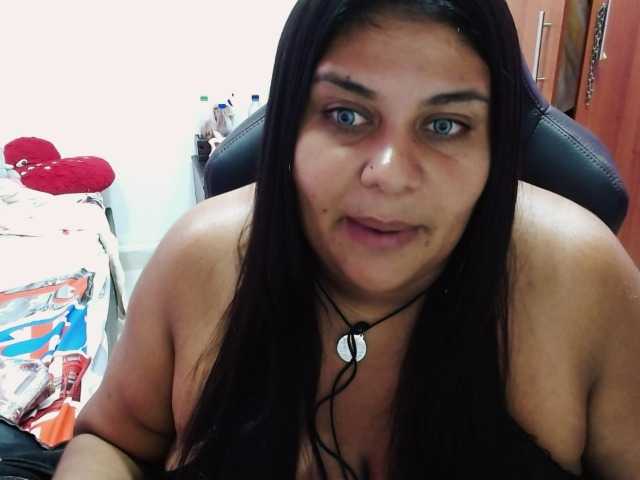 Live sex webcam photo for andreeina25 #273159090