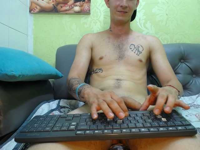 Live sex webcam photo for andres-romano #277355812