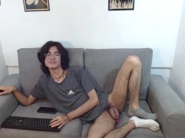 Live sex webcam photo for andresito-b11 #277792487