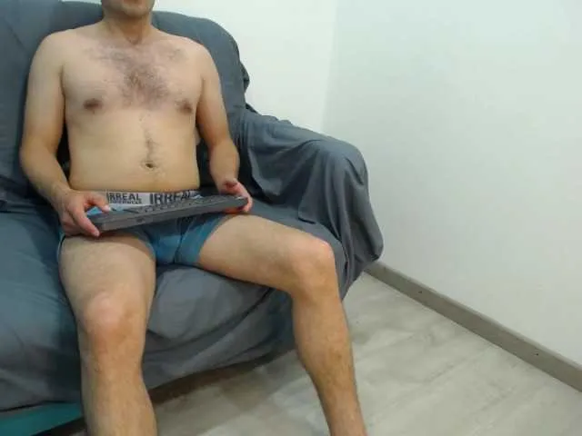 Live sex webcam photo for andreuu-24 #278161047