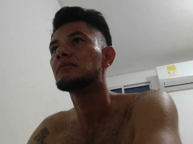Live sex webcam photo for andrew1520 #276037091