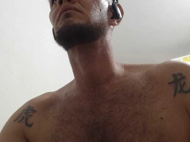 Live sex webcam photo for andrew1520 #276359206