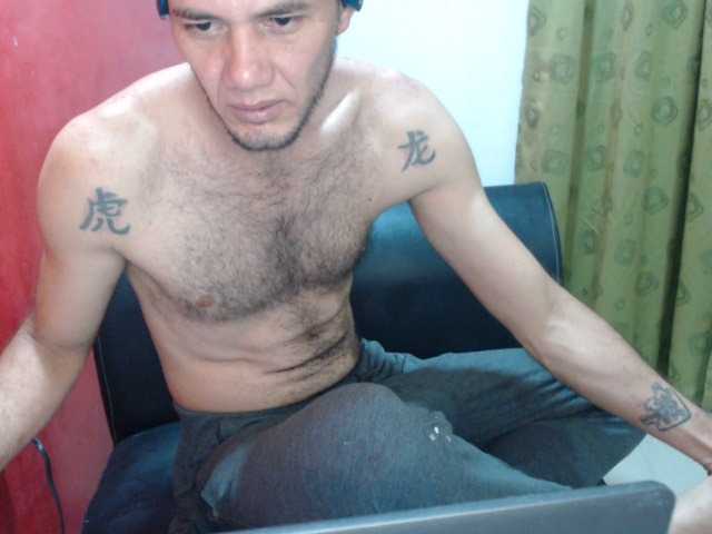 Live sex webcam photo for andrew1520 #277858906