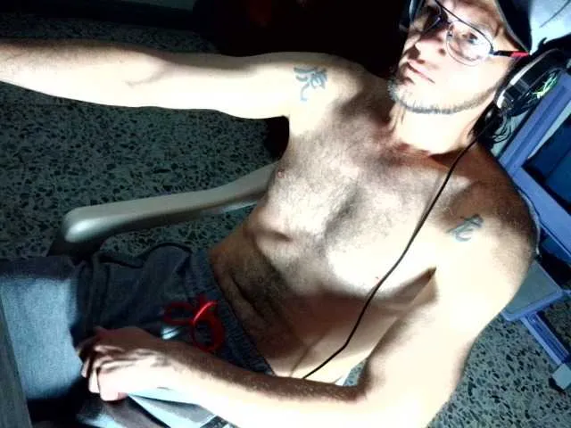 Live sex webcam photo for andrew1520 #292570058