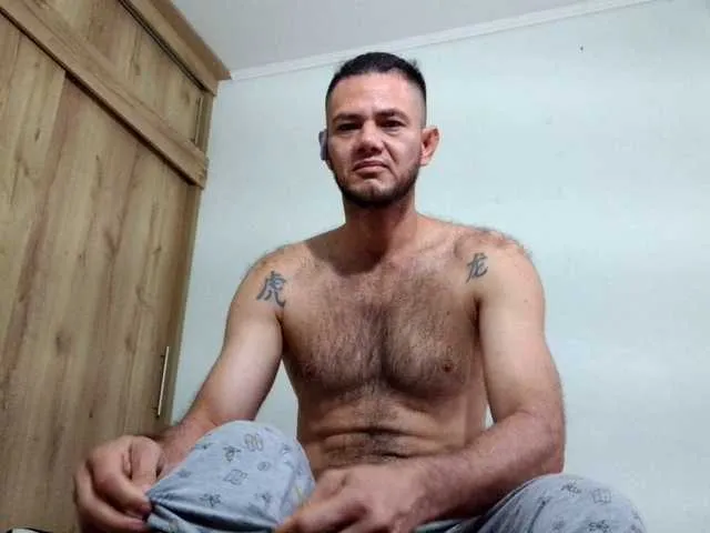 Live sex webcam photo for andrew1520 #292626160