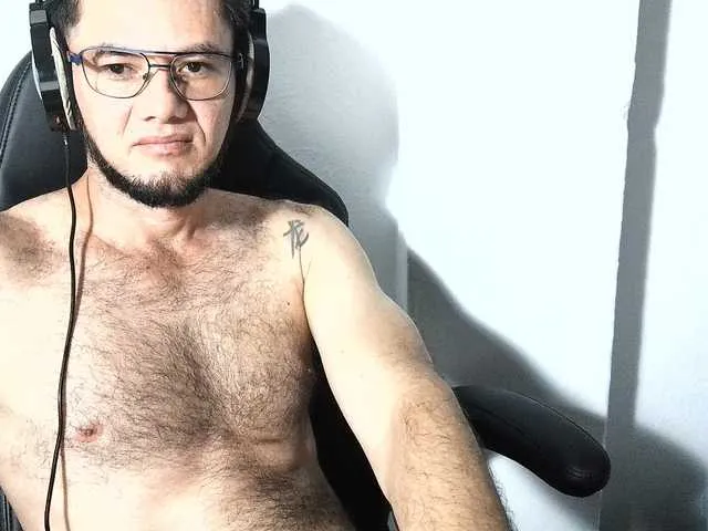 Live sex webcam photo for andrew1520 #293989403