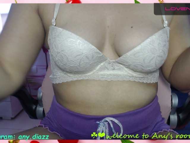 Live sex webcam photo for anettdiaz #272906754