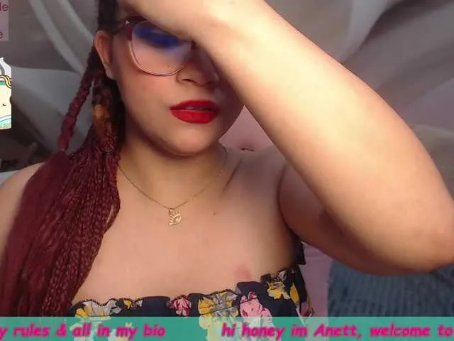 Live sex webcam photo for anettdiaz #273583366