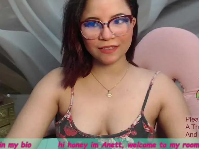 Live sex webcam photo for anettdiaz #273618991