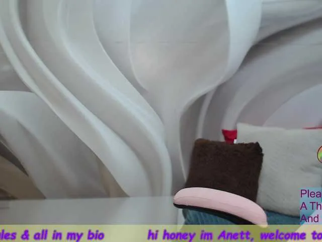 Live sex webcam photo for anettdiaz #273631194