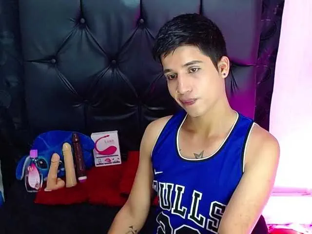 Live sex webcam photo for angel-and-devil1 #276270022