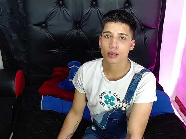 Live sex webcam photo for angel-and-devil1 #276450801