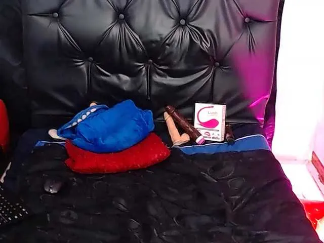 Live sex webcam photo for angel-and-devil1 #276553182