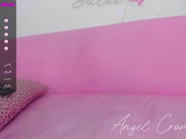 Live sex webcam photo for angel-crombie #273489950