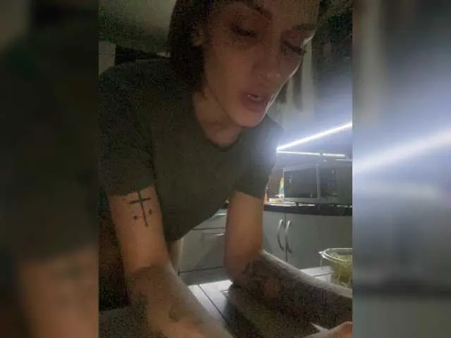 Live sex webcam photo for angel-devil13 #273477859