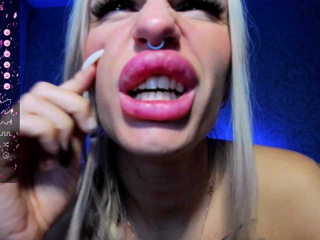 Live sex webcam photo for angel8devil #276365939