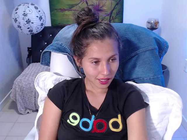 Live sex webcam photo for angela-xs #272089672