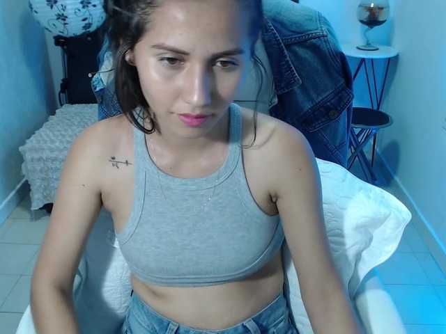 Live sex webcam photo for angela-xs #272117085