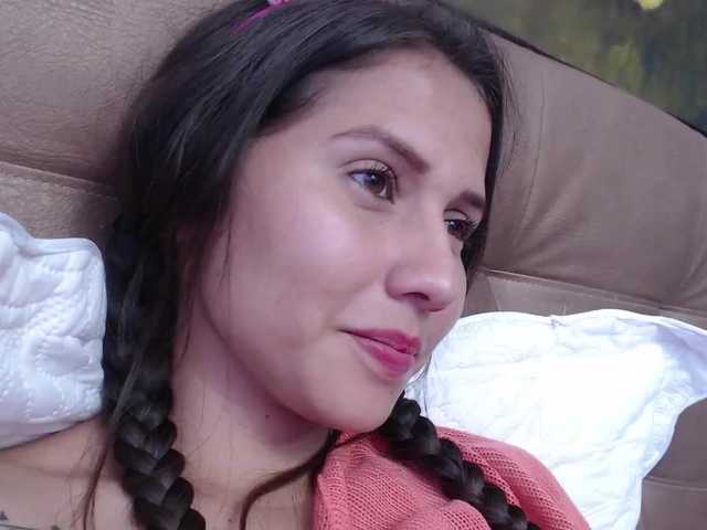 Live sex webcam photo for angela-xs #272456859