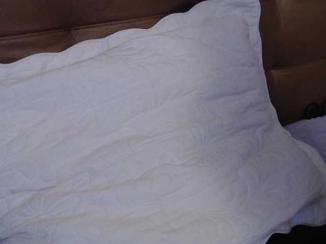 Live sex webcam photo for angela-xs #272471650