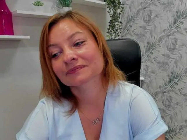 Live sex webcam photo for angelaLove13 #291679645