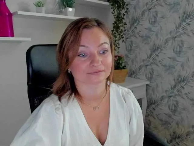 Live sex webcam photo for angelaLove13 #291685553