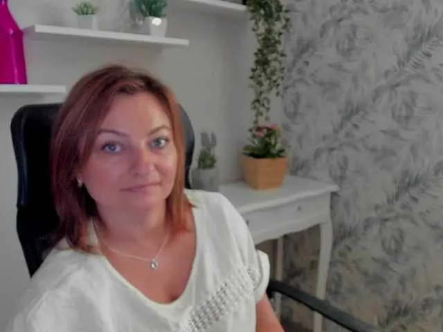 Live sex webcam photo for angelaLove13 #291693656