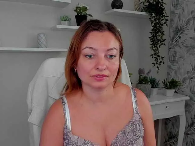 Live sex webcam photo for angelaLove13 #291830374