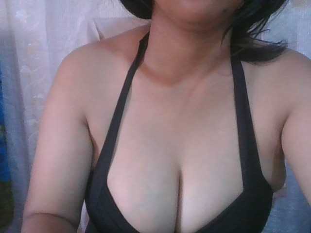 Live sex webcam photo for angelahsexy #277010202