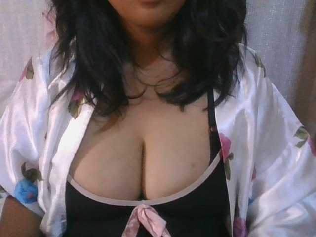 Live sex webcam photo for angelahsexy #277351996