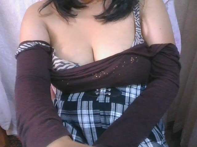 Live sex webcam photo for angelahsexy #277364285