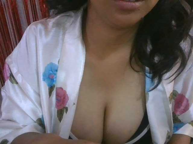 Live sex webcam photo for angelahsexy #277493747