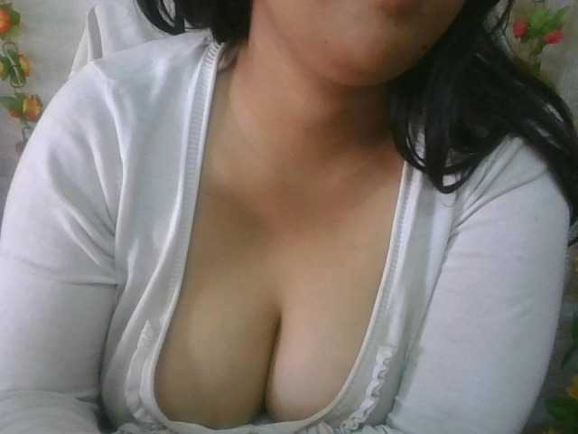 Live sex webcam photo for angelahsexy #287003646