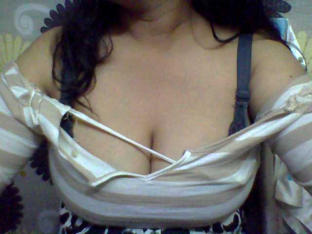 Live sex webcam photo for angelahsexy #290478135