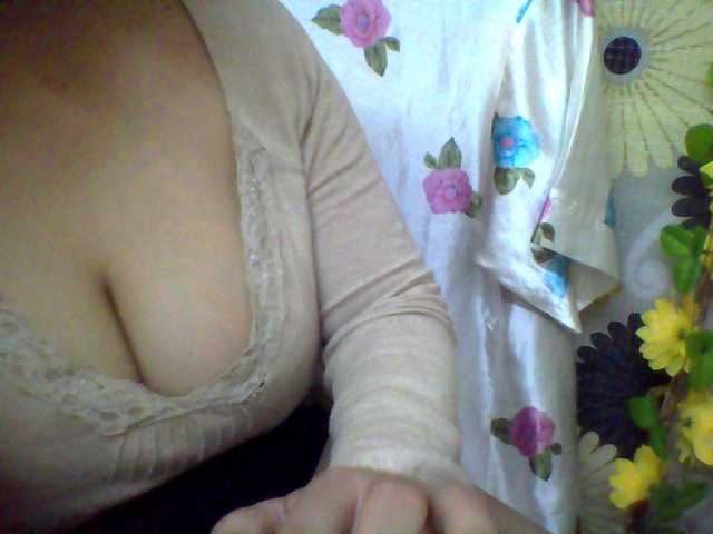 Live sex webcam photo for angelahsexy #290588871