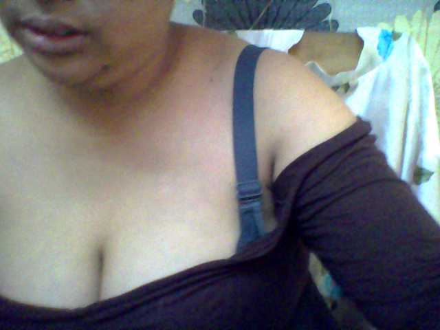 Live sex webcam photo for angelahsexy #290666803