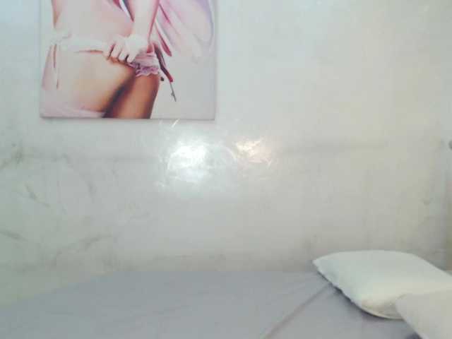 Live sex webcam photo for angelasia #272873471