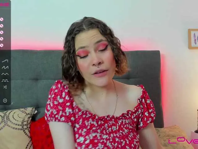Live sex webcam photo for angeliinee #272277153