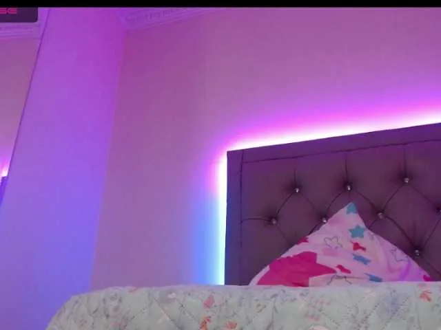 Live sex webcam photo for angelinaslaye #272679951