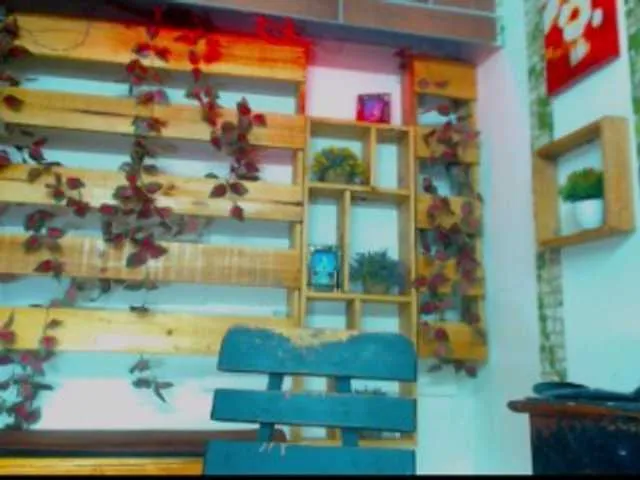 Live sex webcam photo for angelinats #274593406