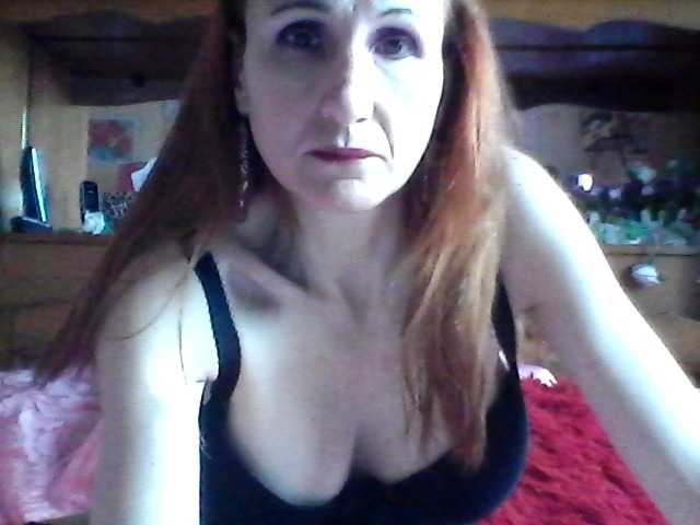 Live sex webcam photo for angelique4 #272489080