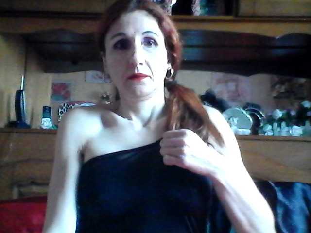 Live sex webcam photo for angelique4 #272685828