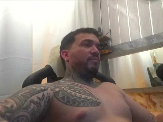 Live sex webcam photo for angellatino0 #291653332