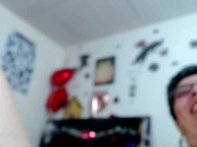 Live sex webcam photo for angellove266 #272803382