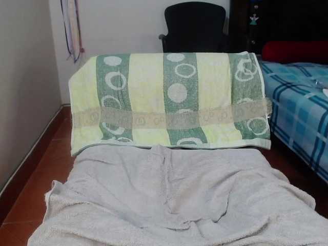 Live sex webcam photo for angellove266 #272944528